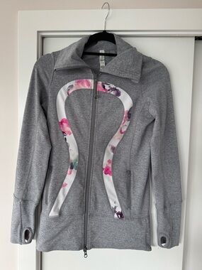 lululemon in stride jacket